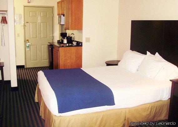 Inn Quality Tulsa-downtown West 3*